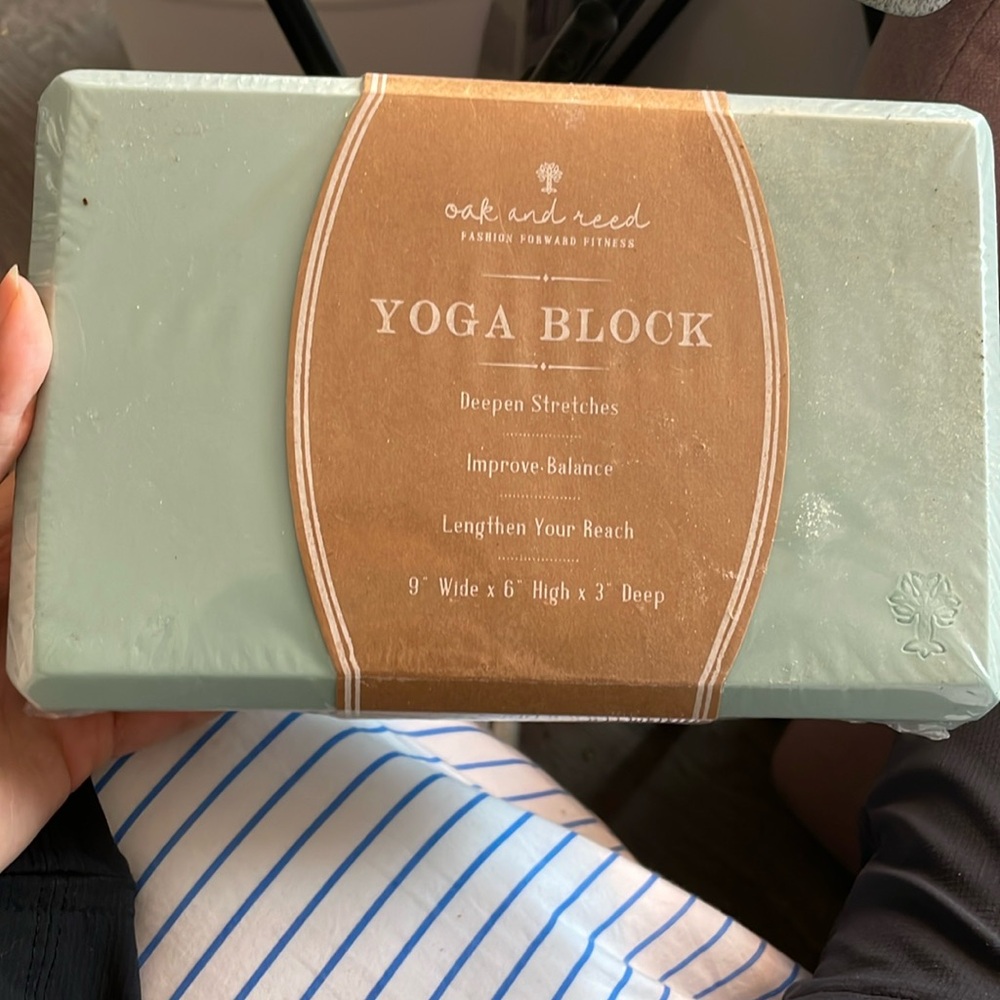 Oak And Reed Aqua Yoga Block green pastel